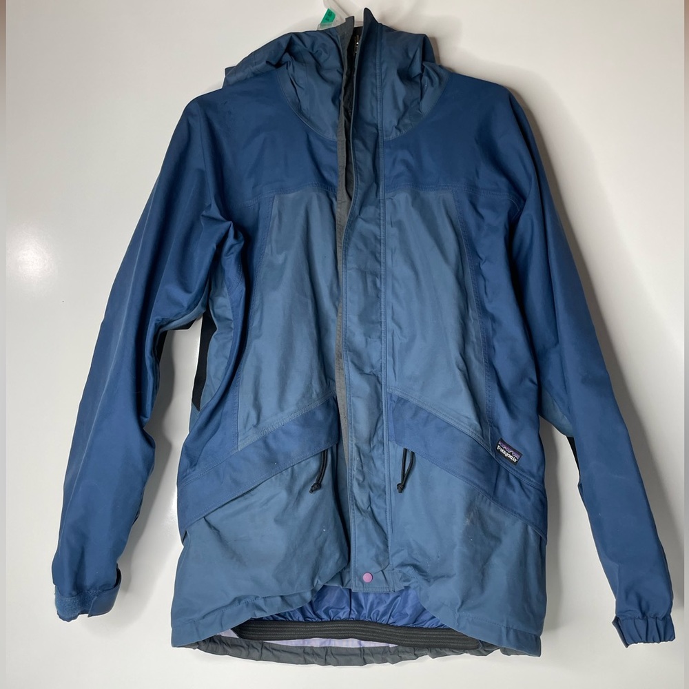 Patagonia Rain Jacket Vintage Mens Small Blue Pockets. Condition is Preowned.